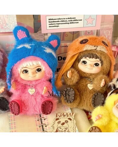 Детская подарочная коллекционная игрушка-брелок сюрприз Wakuku Вакуку в коробке