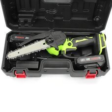 Портативний акумуляторний гілкоріз для роботи з деревиною з 2 АКБ у комплекті Bosch UniversalChain 18 (24V, 5.0 Ah, 15 см шина)