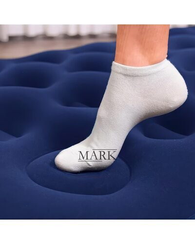 Надувной велюровый полуторный матрас с подголовником, встроенный ножной насос Bestway Pavillo 67225  (LM)