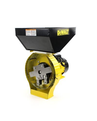Зернодробилка DeWalt DWS 4200 (4.2 кВт, 230 кг/ч), кормоизмельчитель для зерна и початков кукурузы