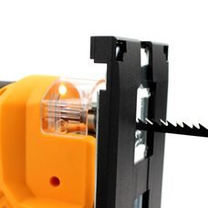 Професійний акумуляторний лобзик з підсвічуванням робочої зони, 2 змінними АКБ та пластиковим кейсом у комплекті DeWalt DCS331B (24V, 5AH)