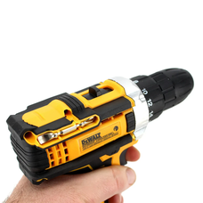 Аккумуляторный беспроводной шуруповерт с кейсом для хранения 2 аккумулятора в комплекте DeWALT DCF680G2F (12V, 2AH)