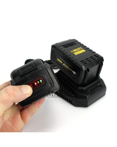 Аккумуляторная болгарка DEWALT DCG405NT (48V, 6Ah) с регулятором оборотов Аккумуляторная болгарка DEWALT DCG405NT (48V, 6Ah) с регулятором оборотов